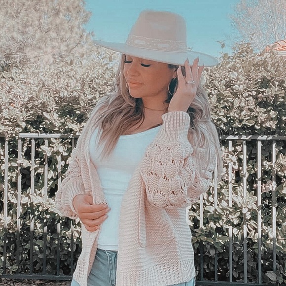 BELLA INFLUENCER ON INSTAGRAM: @shop.evelia.bella main image 10